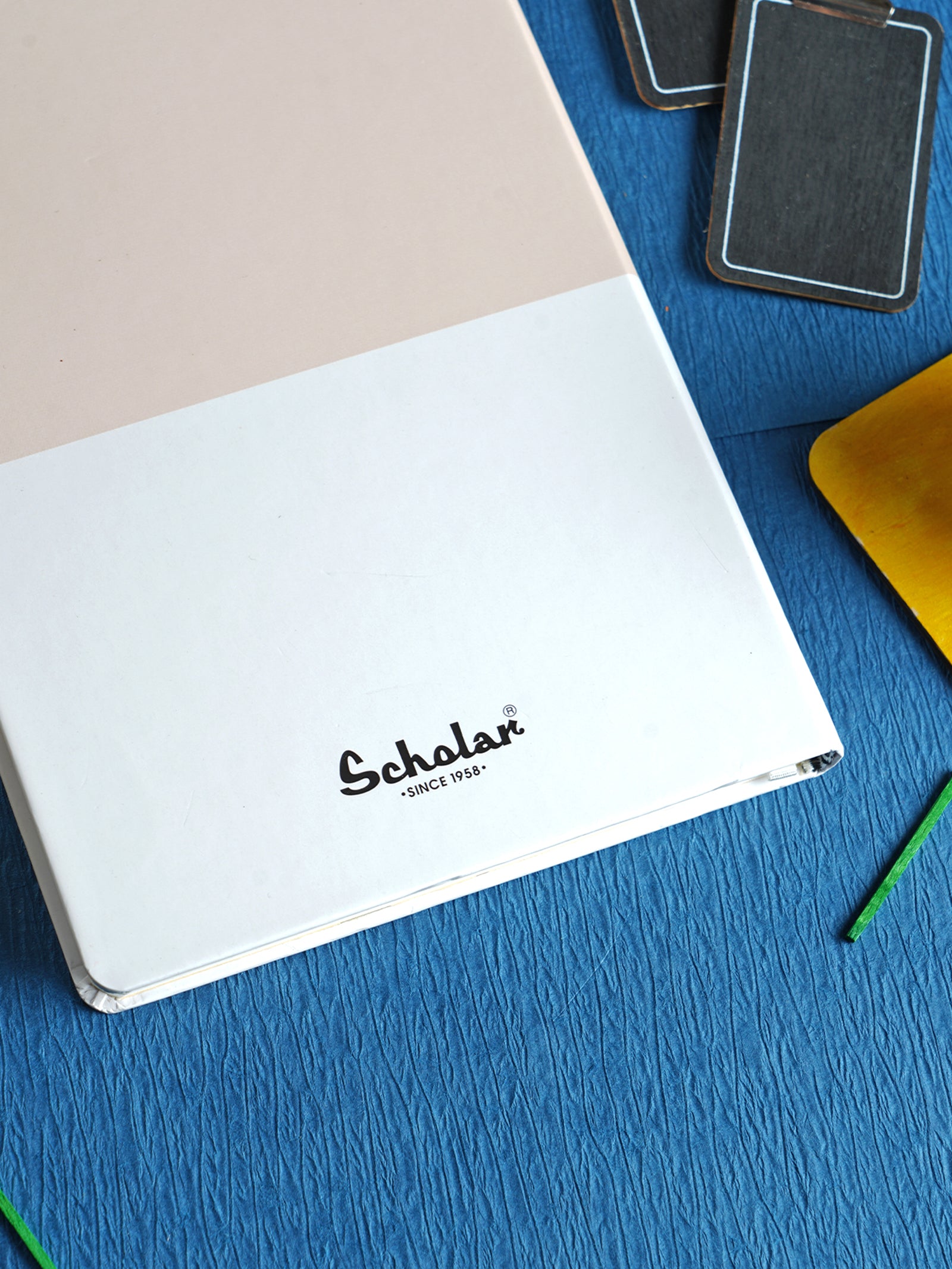 Scholar Artcover Daily Planner (APN2-D)