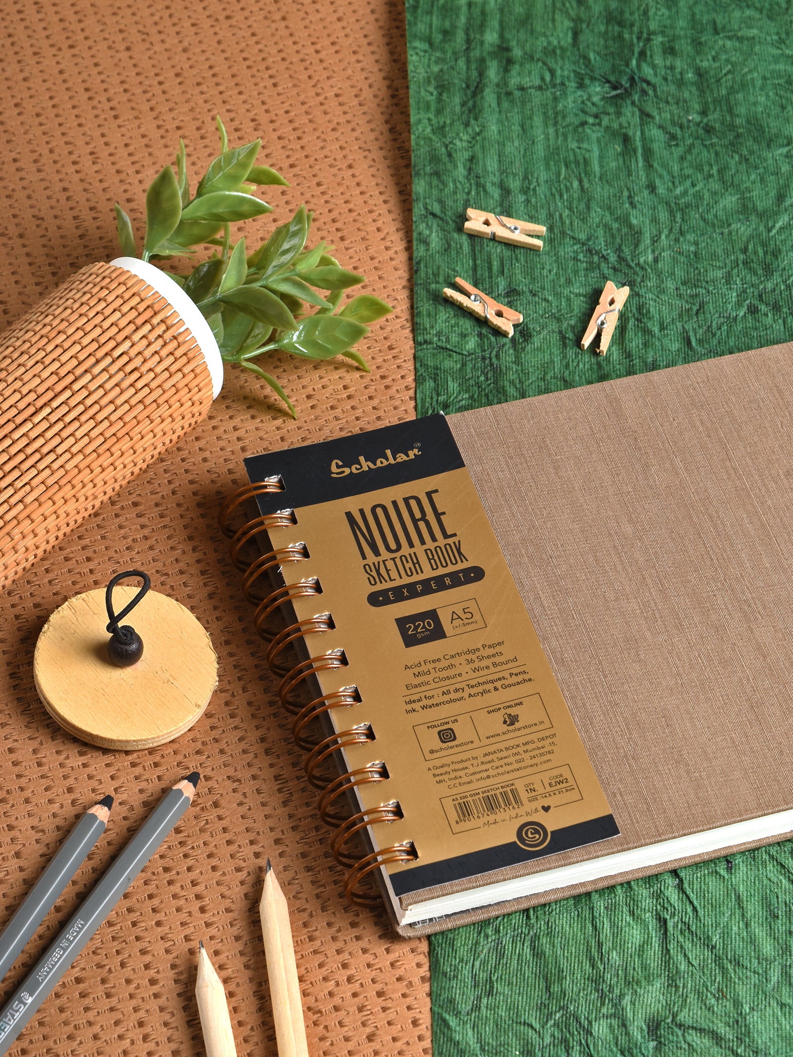 220 Gsm Noire Sketchbook - Expert (36 Sheets) (EJW)
